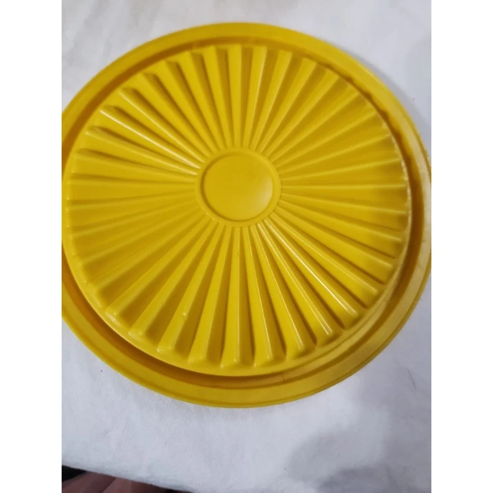 Vintage Tupperware Yellow Small Bowl 886- 10 With Lid # 812-20 Cottagecore